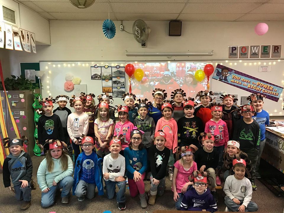 Mrs. Kreider's and Mrs. Stout's classes show their Cheif's pride by dressing up as Patrick Mahomes.